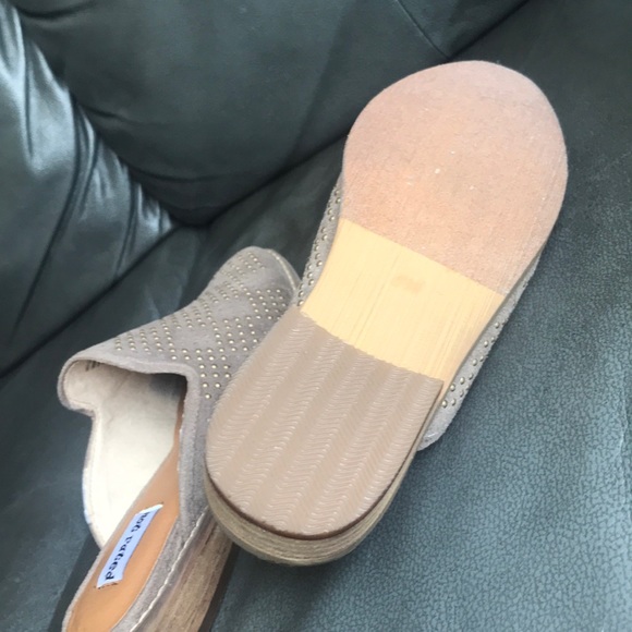 Shoes - Picture 4 of 4